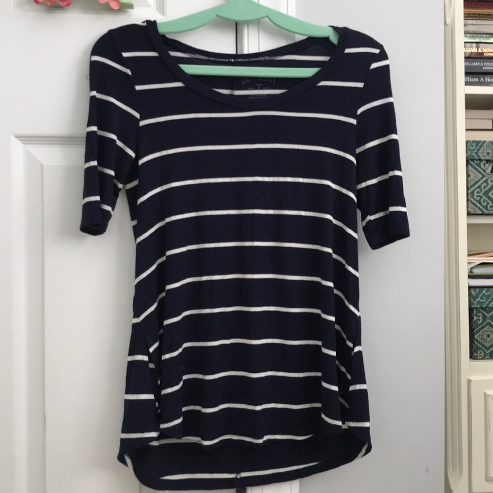 American Eagle stripped soft and sexy top.